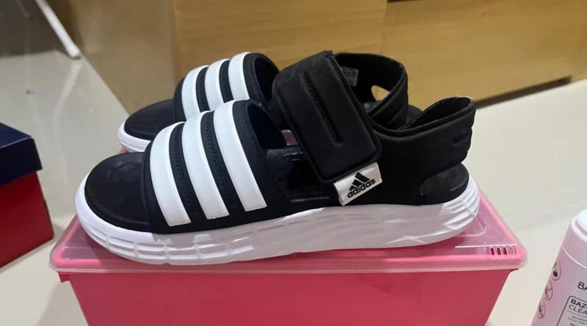 รองเท้าแตะรัดส้น Adidas  3