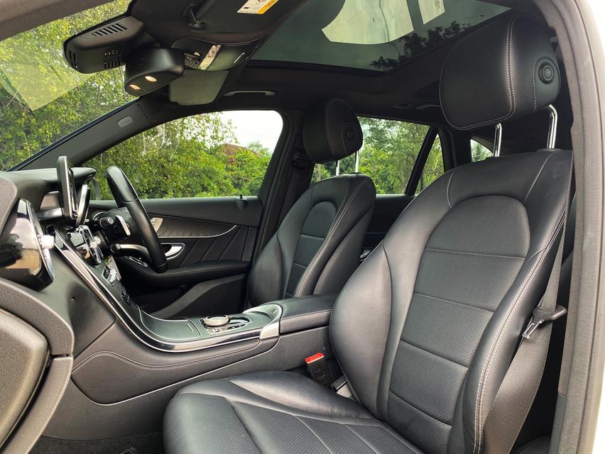 Mercedes-Benz GLC250d 4MATIC AMG Dynamic ปี 2015 เลขไมล์ 77,xxx km.