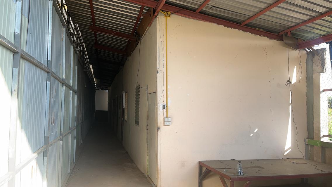 โกดังพร้อมห้องพักและสำนักงาน 8