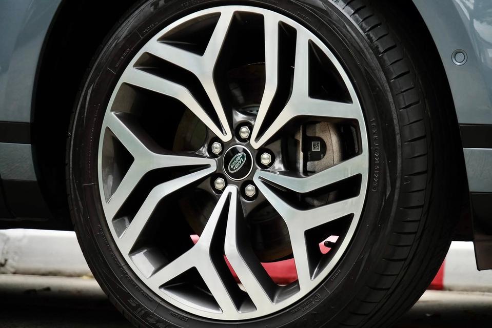 Evoque P300e R-Dynamic