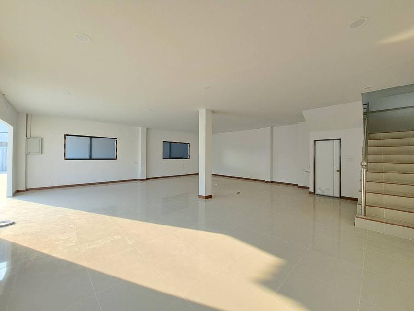 ให้เช่าโรงงานขอใบรง.4ได้ แคราย-บางบอน ต.สวนหลวง สมุทรสาคร โกดังมือหนึ่งพร้อมออฟฟิศ 1700 ตรม.พื้น3-5ตัน/ตรม. 11