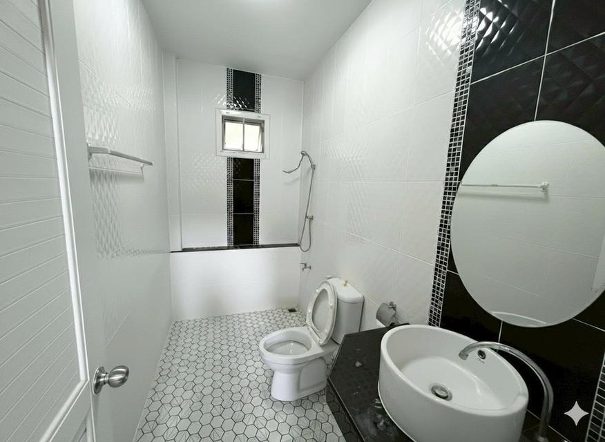 🏙️ ทาวน์โฮม 2 ชั้น ทำเลทองรวมโชค ใกล้มีโชคพลาซ่าเพียง 1 กม. พร้อมสระว่ายน้ำส่วนกลาง Modern 3-Bedroom Townhome for Rent - Ruamchok Area, Near Meechok 6