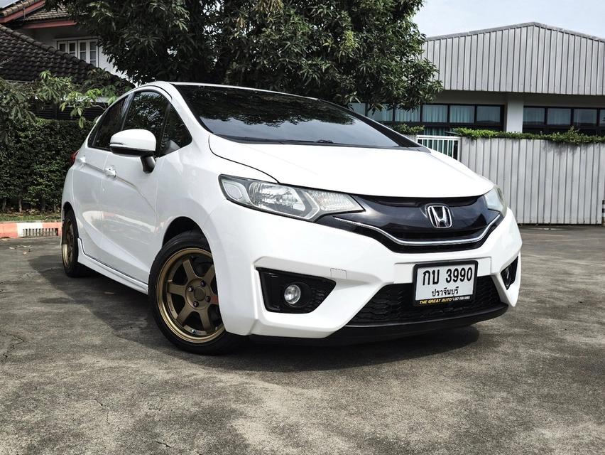 HONDA JAZZ 1.5 i-VTEC SV ปี 2015 (VAT.) เกียร์ AUTO สีขาว เครื่องยนต์เบนซิน รถสวยพร้อมใช้งาน ไมล์แท้เพียง 176,228 km. 3