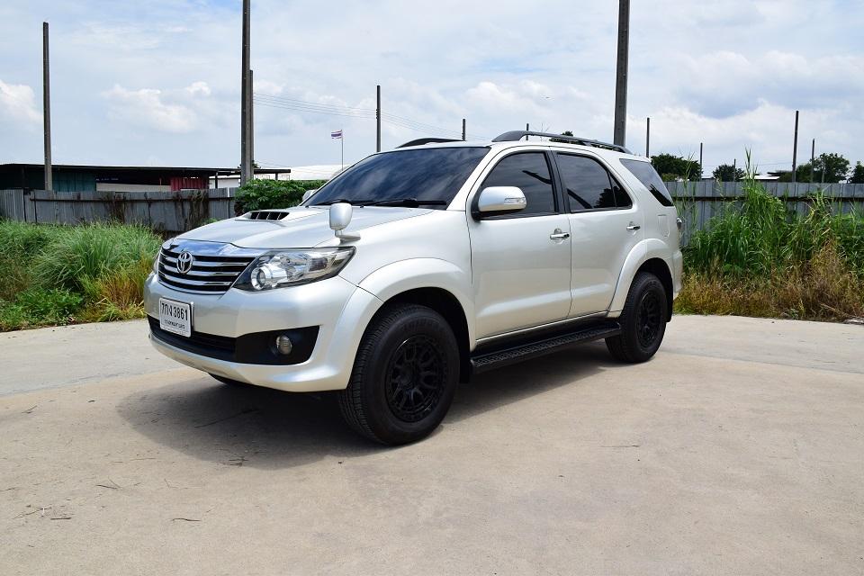 รถครอบครัว SUV ฟรีดาวน์ TOYOTA FORTURNER 3.0V คอมมอลเรลดีเซล VN-TURBO ออโต้เบาะหนังไฟฟ้า แอร์จอ แอร์หลังคา แม็กสวยยางใหม่ จอทัสกรีนโทร095740122ไลUTBP รูปที่ 6