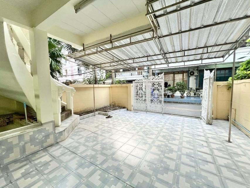 ให้เช่า ทาวน์โฮม บ้าน อารีย์สัมพันธ์4 300 ตรม. 30 ตร.วา เหมาะเป็นสำนักงาน ออฟฟิต ใกล้ BTS อารีย์ อนุสาวรีย์ 6