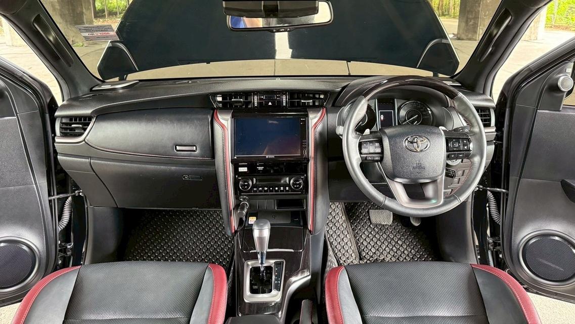 Toyota Fortuner 2.8 Legender 2WD AT ปี 2022 มือเดียว ไมล์ 40,xxxx 11