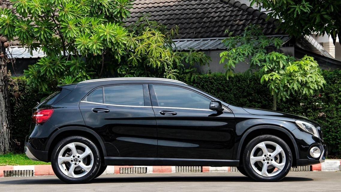 Benz GLA200 URBAN1.6 ปี 2020 โฉม ปี W156 14-20 SUV ไมล์ 94,791 km.  2