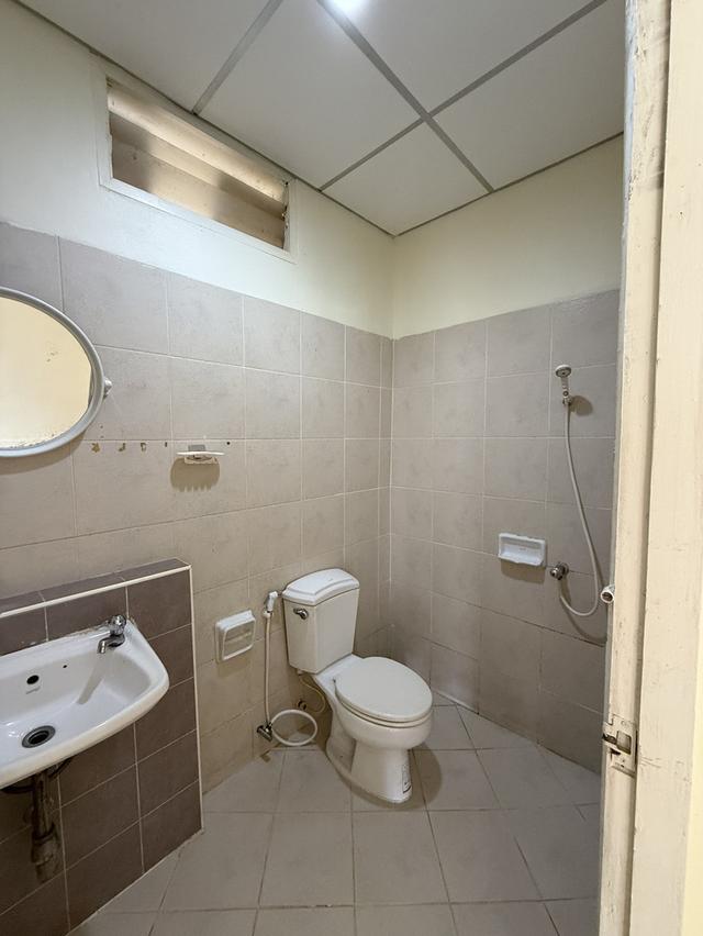 ทาวน์เฮ้าส์ 2 ชั้น หมู่บ้านวรารักษ์ โรจนะ-วังน้อย 2