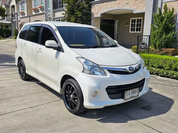 TOYOTA AVANZA ปี 2012