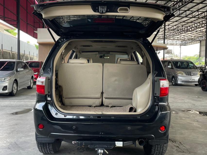 TOYOTA FORTUNER 3.0V 4WD 2010  18