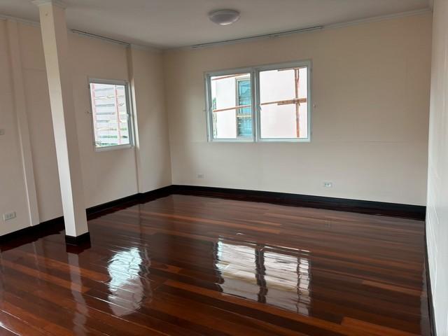 P605 ให้เช่าบ้านเดี่ยว 2 ชั้น ซอยลาดพร้าว 69 หน้าปากซอยมีรถไฟฟ้าสายสีเหลืองสถานีลาดพร้าว 71 เดินทางสะดวก 11