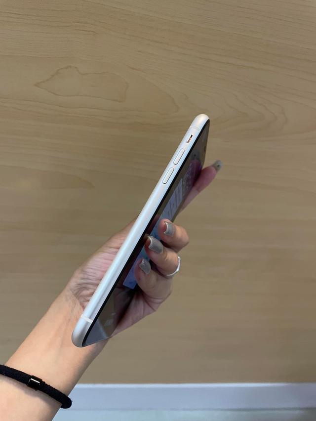 iphone11 มือสองสีขาว 3