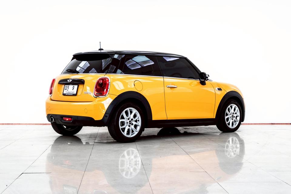 MINI COOPER 1.5 RHD F55 2016