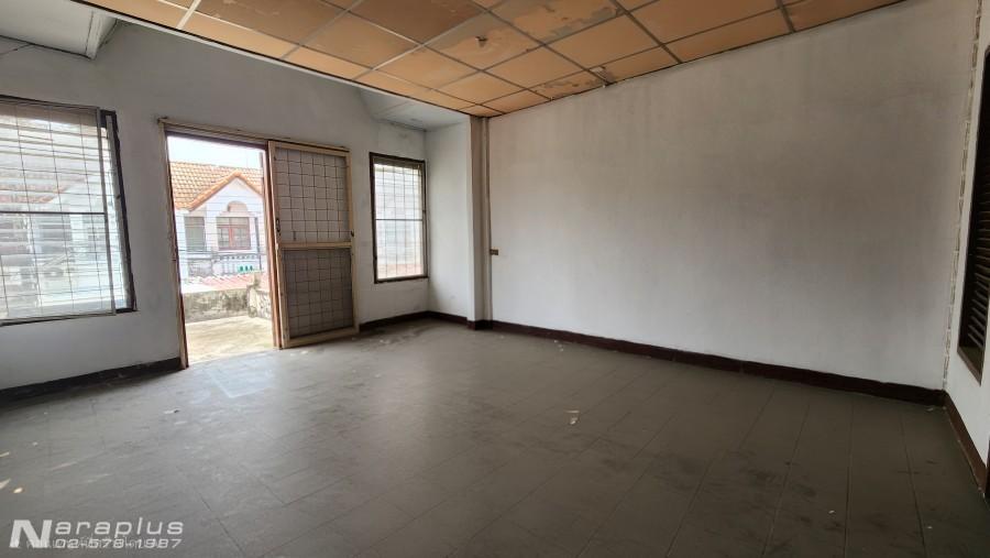 68121198 : ขายทาวน์เฮ้าส์ 2 ชั้น ต่อเติมอาคารด้านหน้าเป็นร้านค้า บนเนื้อที่ขนาด 16 ตร.ว. หมู่บ้านราณี 3 ถนนนวมินทร์ 135 กรุงเทพฯ 14