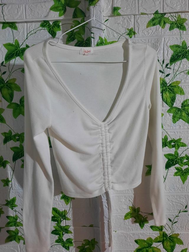 ปล่อยต่อเสื้อผ้ามือสอง