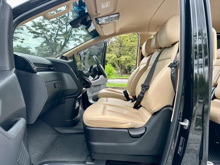 Hyundai Staria 2.2 Diesel SEL 8AT ปี 2022  เลขไมล์ 9x,xxx km. วารันตีศูนย์ยาวๆ 5ปี 17