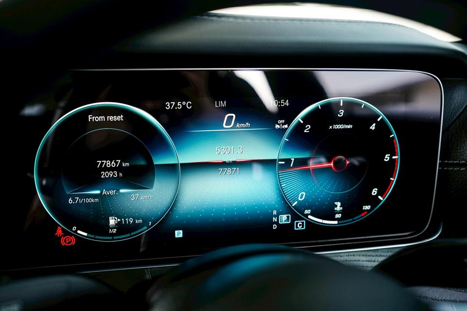 Benz CLS220d AMG สปอร์ตหรู รูปที่ 12