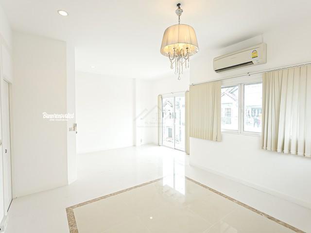 ขายโฮมออฟฟิศ 4 ชั้น 627 ตรม. ย่านลาดพร้าว 110 แยก 4 รีโนเวทใหม่ โปร่งโล่ง ใกล้รถไฟฟ้าสายสีเหลือง ใกล้เลียบด่วน 6