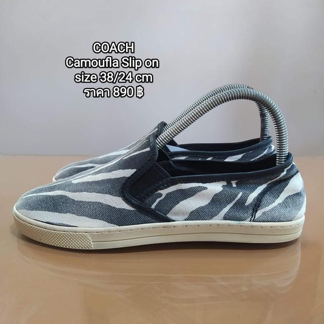 COACHCamoufla Slip on size 38/24 cmราคา 890 ฿