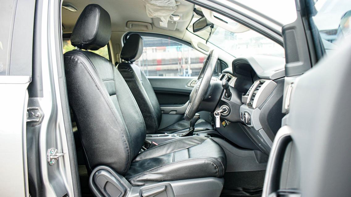 ออกรถ 0 บาท ฟรีดาวน์ ปี 2016 Ford Ranger 2.2XLT Hi-Rider Double Cab AT  4