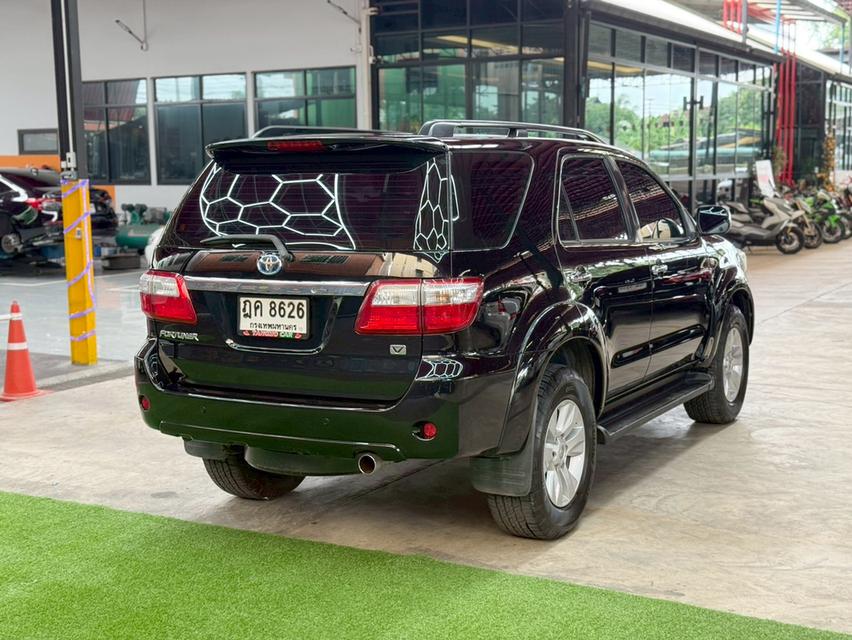 TOYOTA FORTUNER 2.7 V ปี2011