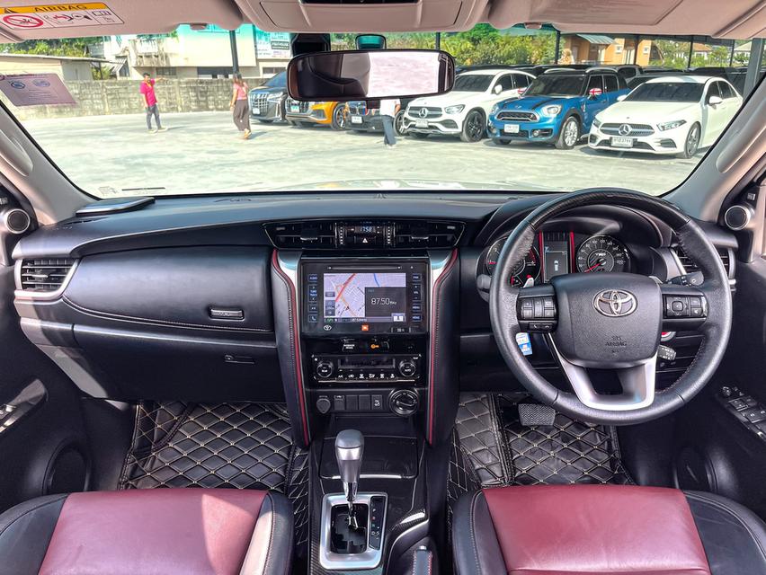 ขาย Toyota Fortuner 2.8TRD 4wd ปี19 11