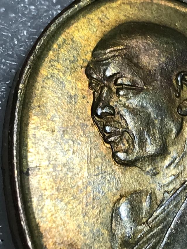 อาจาร์ยฝั้นรุ่นเเรก ชุปทองสุดของรุ่นรองจากเหรียญทองคำ ไม่ผ่านการใช้งานสวยมาก นัดรับได้ รูปที่ 16