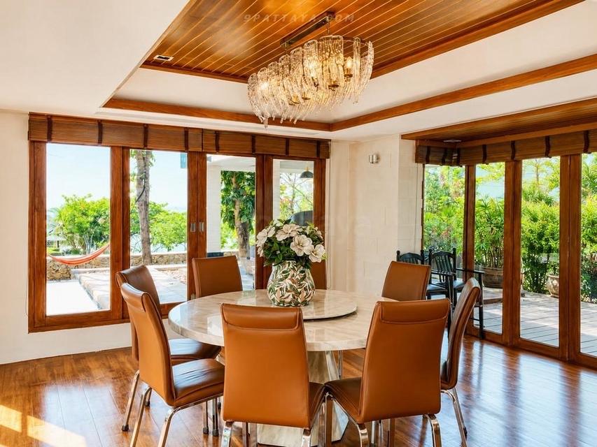 For Rent — Private Beachfront Residence at Wongamat Beach, Na KlueaPrivate beachfront residence for rent in Wongamat, located in a quiet and exclusive 3