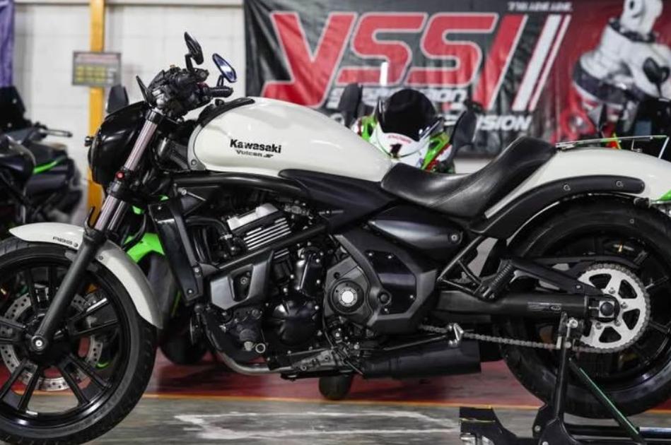 ขาย Kawasaki Vulcan 650 สีขาว 2