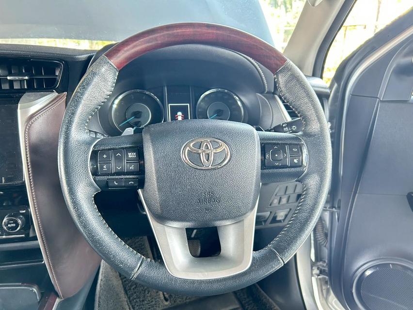 🔥ฟรีดาวน์ Fortuner รุ่นท๊อป 2.4 รถสวยมือเดียว Toyota Fortuner 2.4 V AT ปี 2016 รูปที่ 13