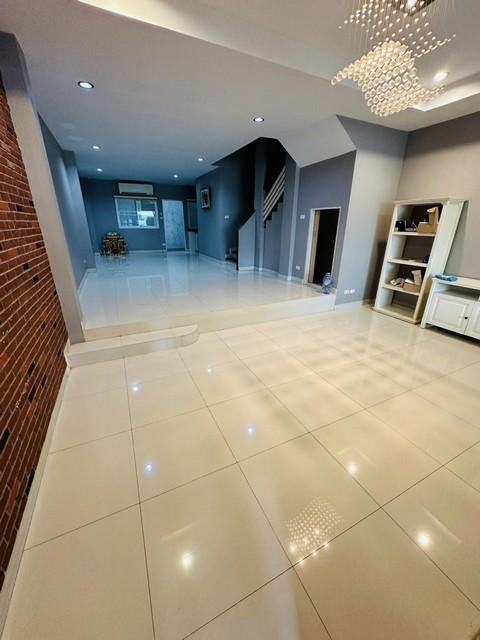 ให้เช่าทาวน์โฮม 3 ชั้น หลังมุม 4 ห้องนอน หมู่บ้านโพธิ์แก้วเพลส ถนนโพธิ์แก้ว - ลาดพร้าว 101 5