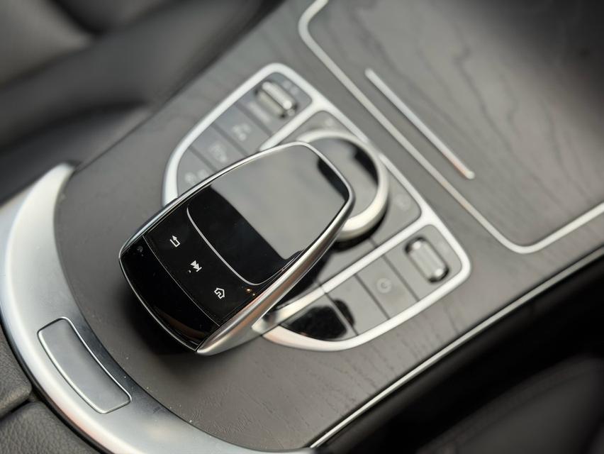 Mercedes Benz C300e AMG Sportปี 2020 ไมล์ 45,xxx kmราคา 899,000 บาท รูปที่ 15