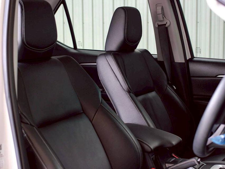 TOYOTA FORTUNER, 2.4 V 4WD LEADER ปี 2022  โฉม ปี15-ปัจจุบัน 12
