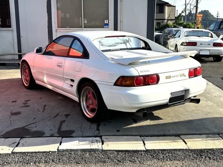 Toyota MR2 สีขาว 2