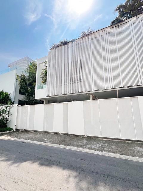 ให้เช่าบ้านเดี่ยวสุดหรู 3 ชั้น 4 ห้องนอน โครงการ VIVE เอกมัย-รามอินทรา ซอยโยธินพัฒนา 3 เลียบด่วน มีลิฟท์และสระว่ายน้ำส่ว 1