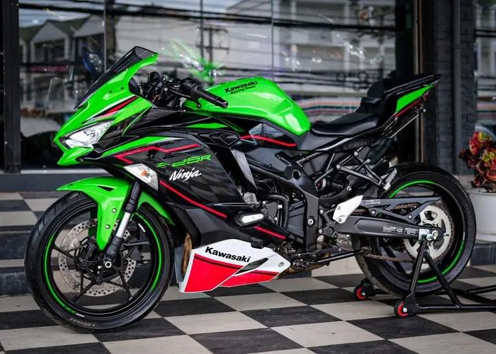 รถพร้อมใช้งาน Kawasaki Ninja ZX-25R 6