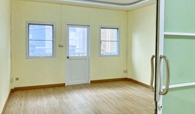 รามอินทรา11-17 เซ็นทรัล รามอินทรา 1.7 กม.ให้เช่าอาคารพาณิชย์ 3 ชั้น รีโนเวทใหม่ทั้งหลัง 18 ตร.วา.ม.เกริก รามอินทรา กม.2 6