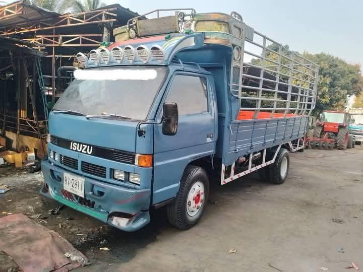 ขาย ISUZU 6 ล้อบรรทุก 5