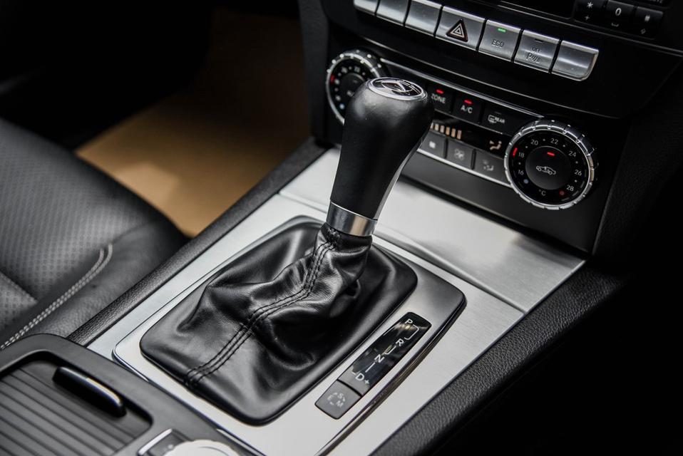 Mercedes-Benz C180 1.6 AMG Coupe AT 2014 auto รถสวย พร้อมใช้