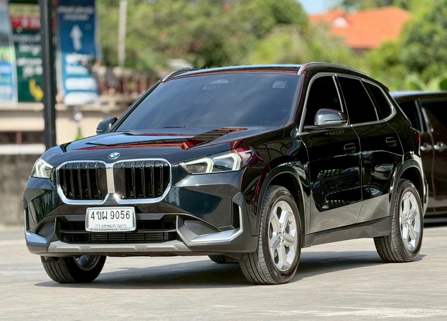 2023 BMW X1, 1.5 sDrive18i โฉมปี 23-ปัจจุบันเครื่องยนต์เบนซิน LCI รหัสตัวถังU11 รถสีดำ