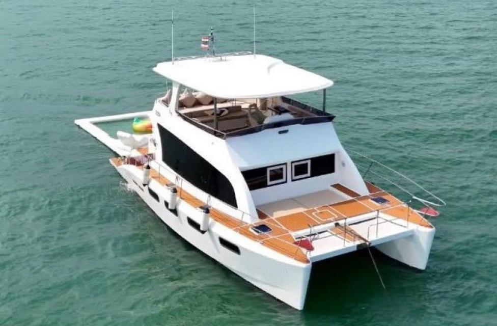 เรือยอร์ช Motor Catamaran MOMO 422 2