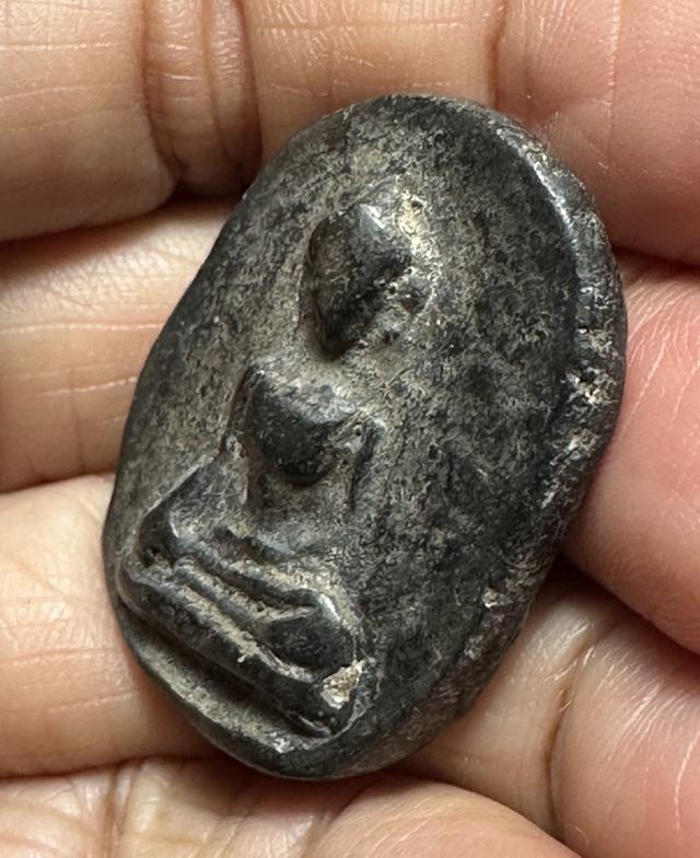 พระผงสุพรรณดำ พระไม่ตัดปีก 5