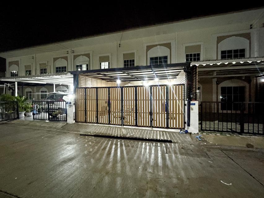 ทาวน์โฮม 4 ห้องนอน ไลโอ พุทธสาคร เจ้าของขายเอง 1