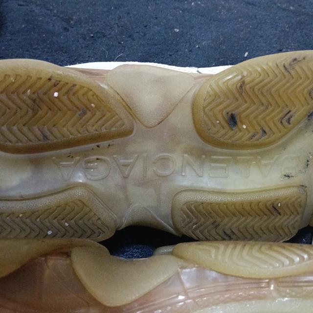 รองเท้า Balenciaga triple S รูปที่ 10