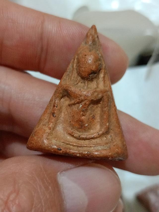 พระนางพญาสวยงามดูเนื้อดินแดง