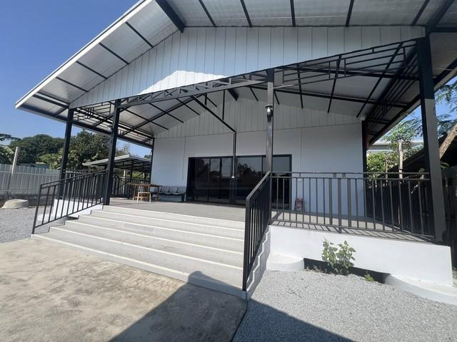 ให้เช่าโกดัง 150 ตร.ว. ย่านสุขุมวิท 77 อ่อนนุช 33 เดินทางสะดวก รถหกล้อเข้า-ออกได้ 8