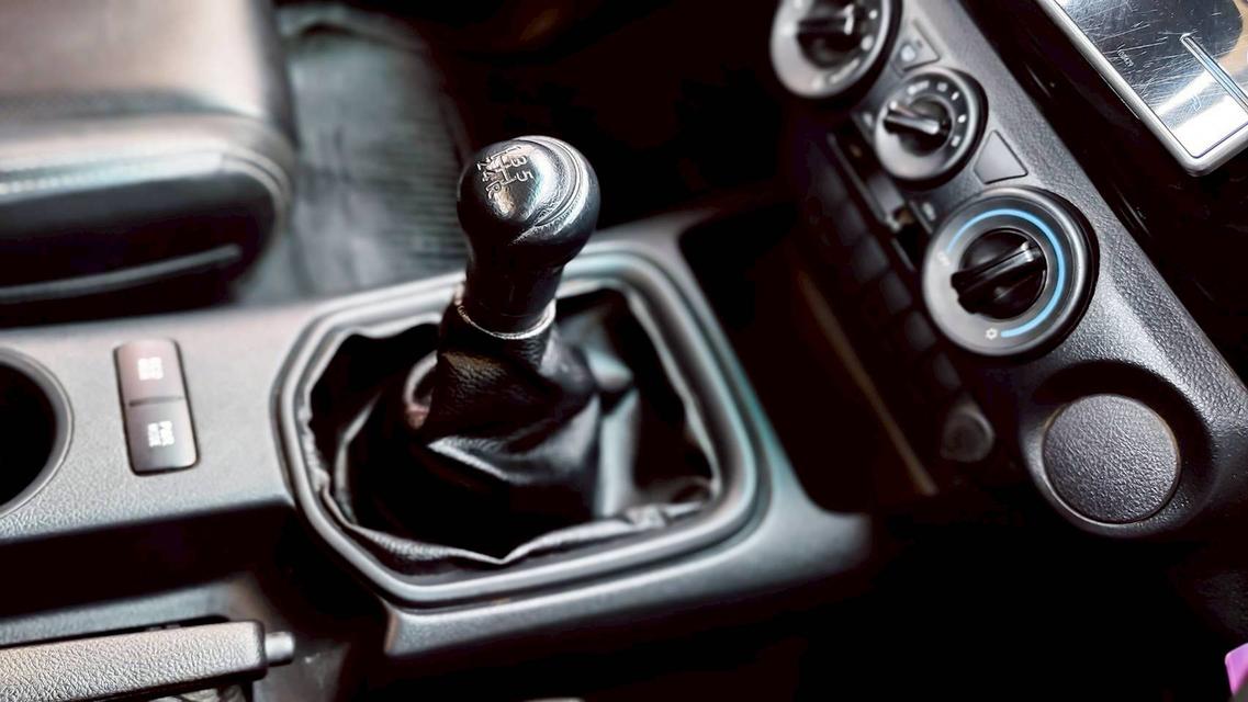 ขาย Toyota Revo 2.8J Plus ปี19 10