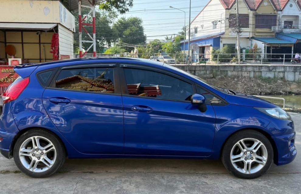 ขาย FORD FIESTA สีน้ำเงิน 2