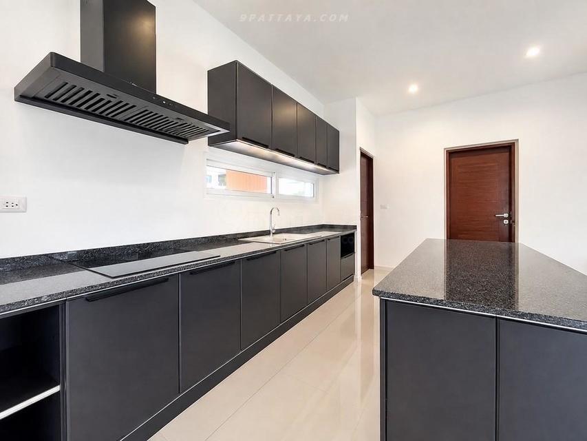 For Sale — Beachside Pool Villa at Seabreeze Villa Pattaya, Krating LaiBeautiful beachside pool villa for sale at Seabreeze Villa Pattaya, located nea 9