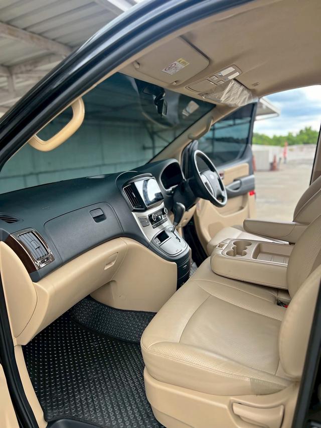 HYUNDAI H-1 2.5 Elite ปี 2018 เครื่องดีเชล  9